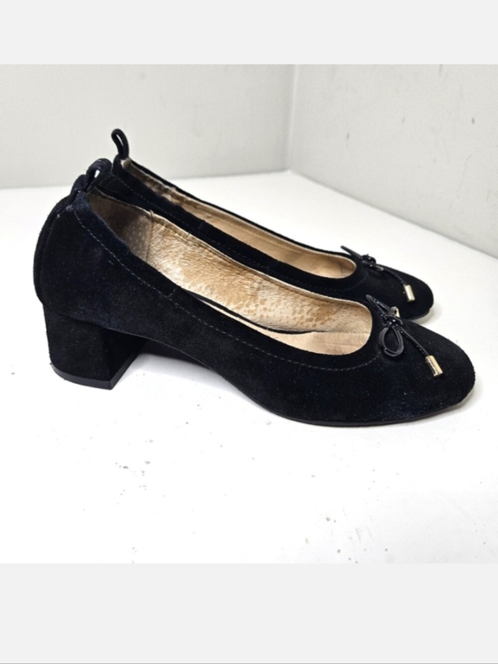 JACK ROGERS Miranda Mid Heel Suede Black Pumps Women's Size 6.5 Front Bow